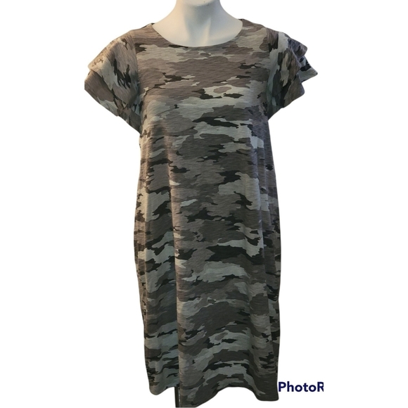 Isabel Maternity  Tier flutter sleeve t-shirt dress Camo gray Size XS - Picture 3 of 10